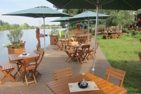 areal-seberak-na-rybniku-vyrostou-luxusni-hausboty